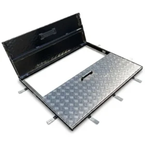 Trappe extérieure en aluminium